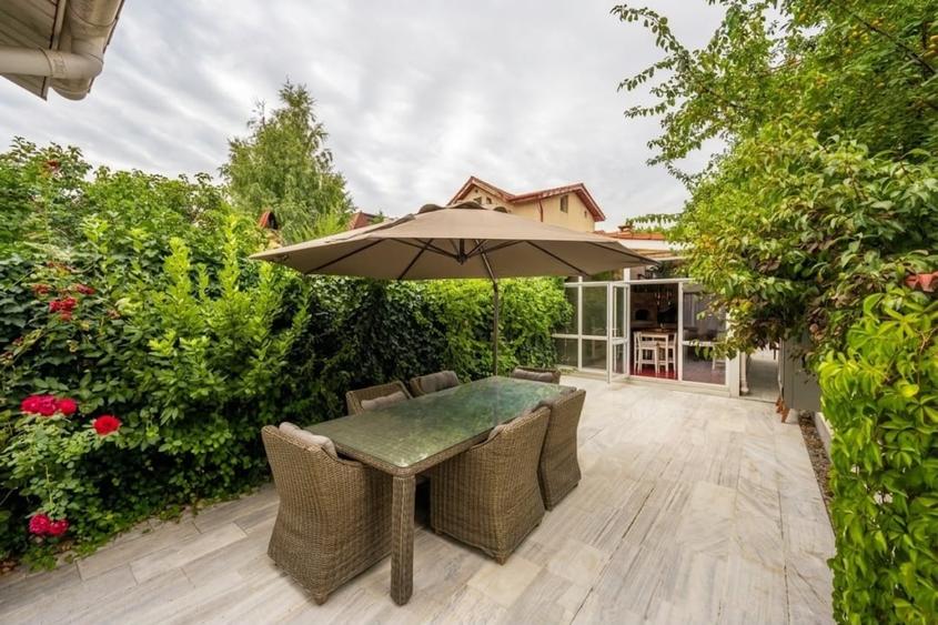 Casă individuală cu 5 camere cu Canalizare în Voluntari