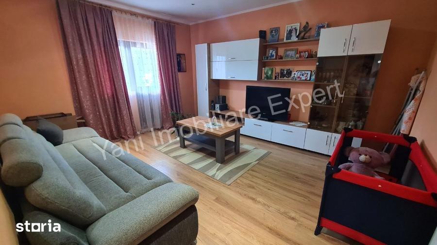 Casă cu 6 camere cu Teren 320 Mp în Corbeni