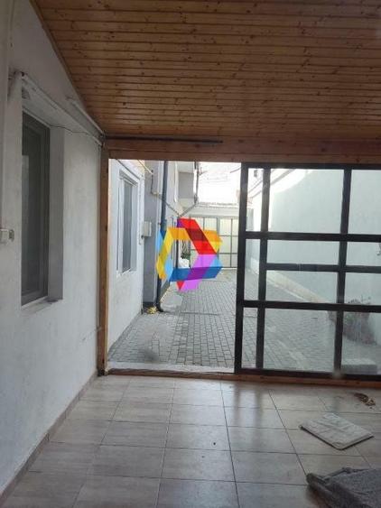 Casă individuală cu 5 camere cu Canalizare în Drumul Poienii