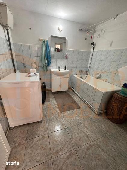 Casă cu 3 camere cu Canalizare în Brătianu
