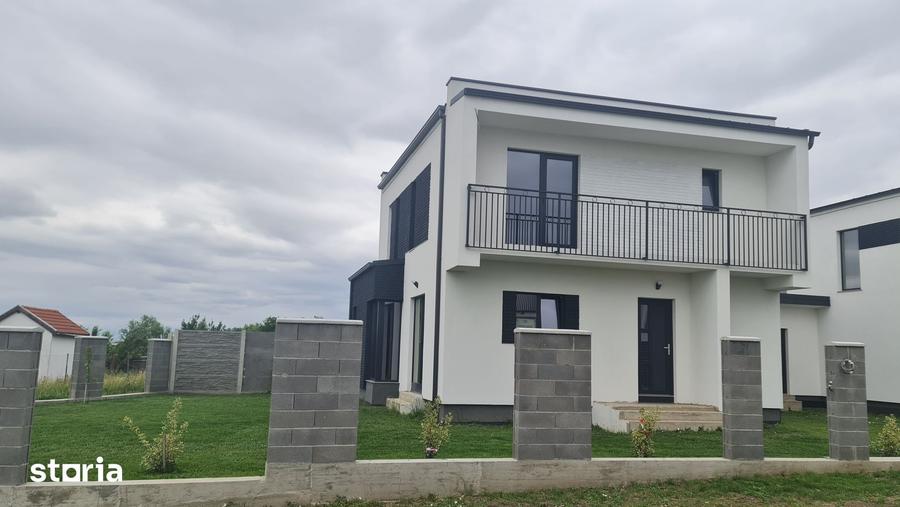 Casă cu 5 camere cu Teren 350 Mp în Dumbrăvița