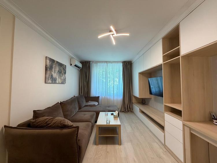 Apartament cu 3 camere decomandat în 1 Decembrie 1918