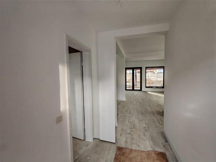 Casă individuală cu 5 camere cu Teren 250 Mp în Tărlungeni