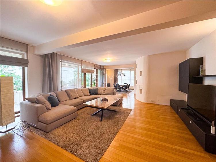 Apartament cu 4 camere semidecomandat, mobilat în Herăstrău