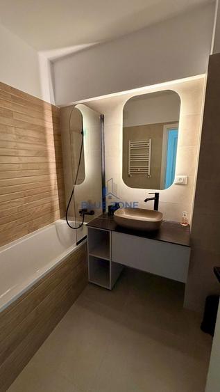 Apartament cu 3 camere în Drumul Taberei