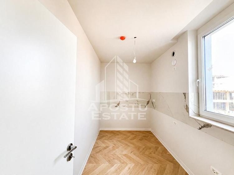 Apartament cu 2 camere semidecomandat în Aradului