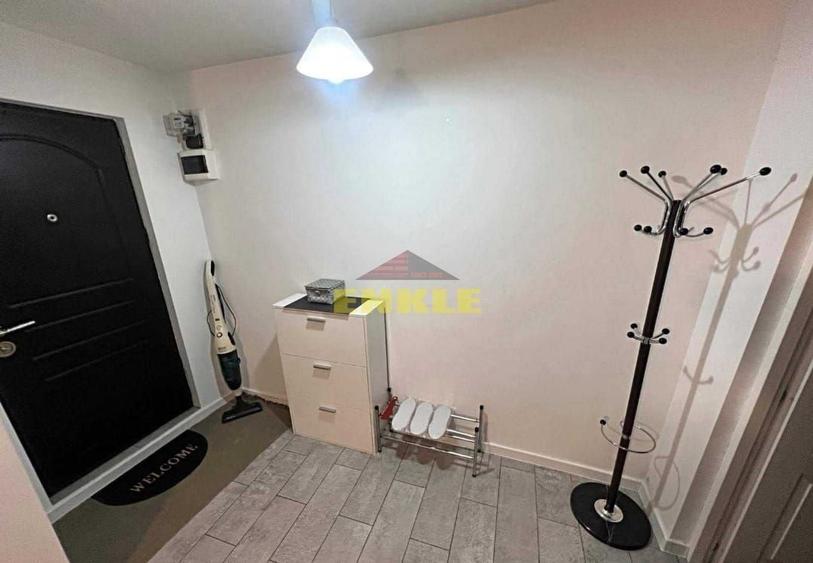 Apartament cu 2 camere semidecomandat, mobilat în Central