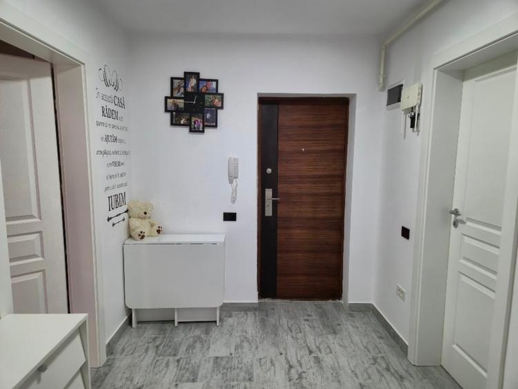Apartament cu 2 camere decomandat, mobilat în Central