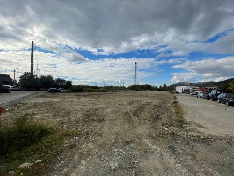 Teren Construcții intravilan de 7000 mp, în Est