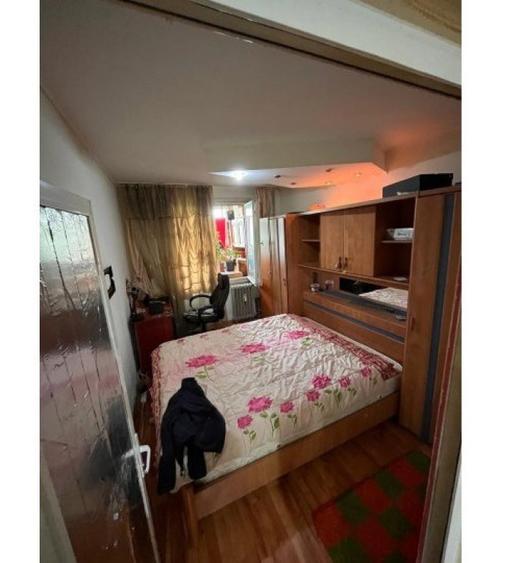 Apartament cu 4 camere semidecomandat în Apărătorii Patriei