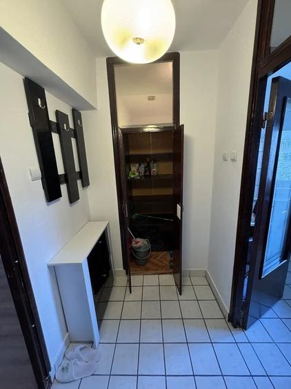 Apartament cu 2 camere semidecomandat în Basarabia