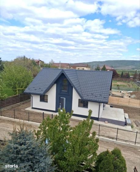 Casă cu 3 camere cu Teren 450 Mp în Bucium