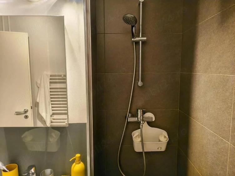 Apartament cu 3 camere decomandat în P-ța Maria