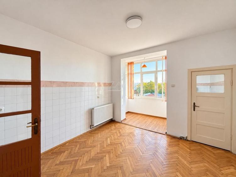 Apartament cu 4 camere decomandat în Șagului