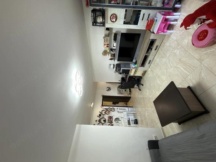 Apartament cu 2 camere semidecomandat în 1 Decembrie