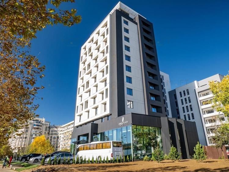 Apartament cu 4 camere decomandat, mobilat în Unirii