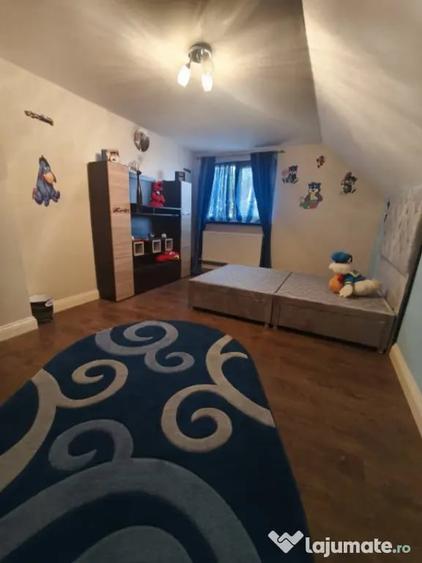 Casă cu 4 camere cu Teren 2600 Mp în Horodnic