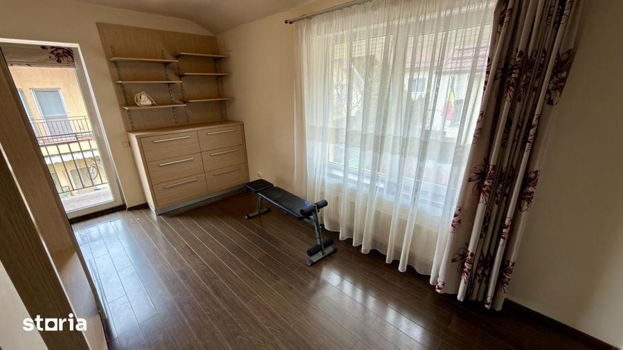 Casă cu 3 camere cu Canalizare în Florești