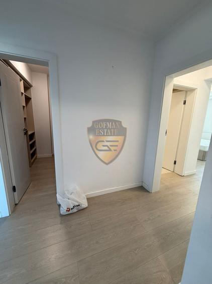 Apartament cu 3 camere decomandat, mobilat în Trocadero