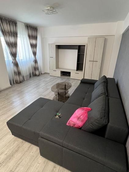 Apartament cu 3 camere decomandat în Ultracentral