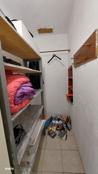 Casă cu 8 camere în Sadu