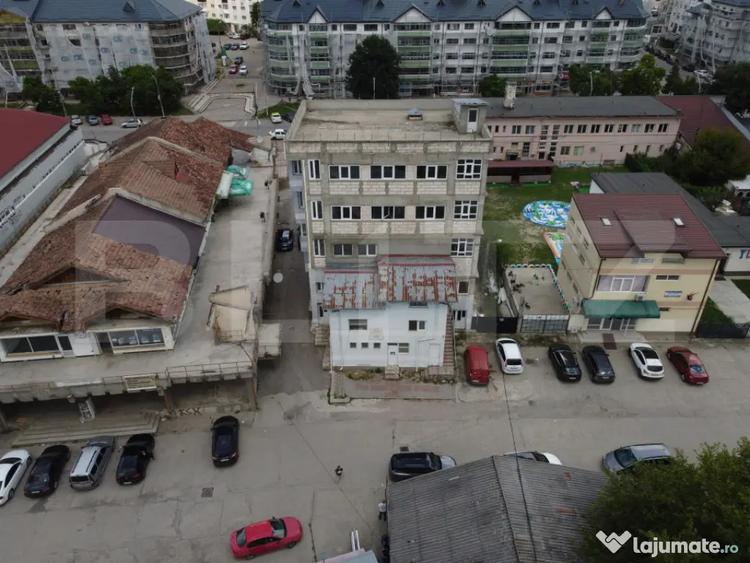 Spațiu comercial, de 1,080 mp, în Ultracentral