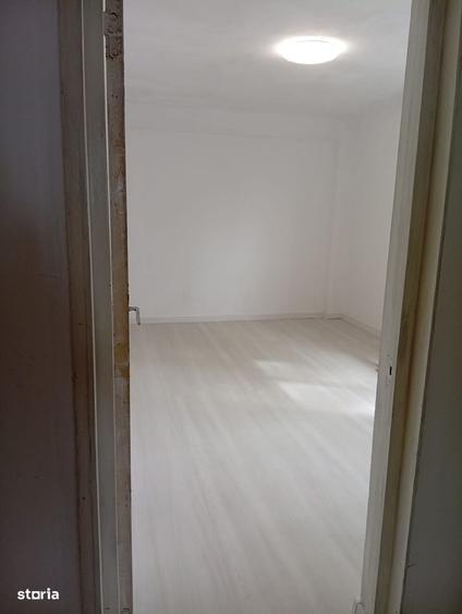 Apartament cu 2 camere decomandat în Berceni