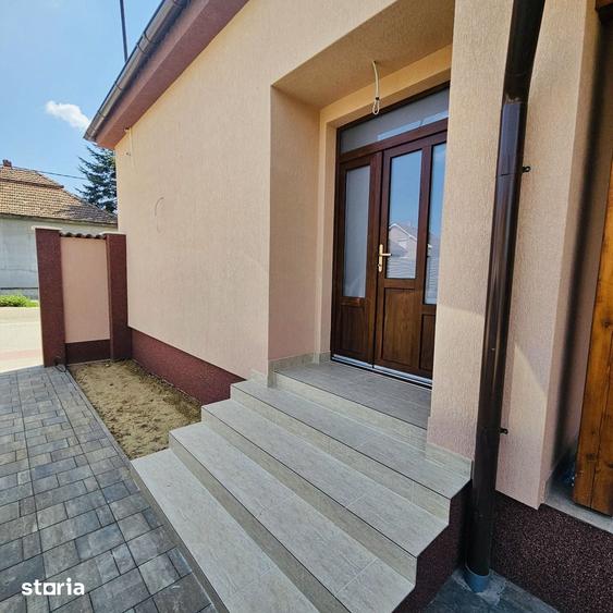 Casă cu 4 camere cu Teren 520 Mp în Borș