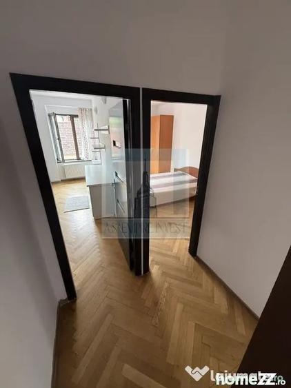Apartament cu 3 camere decomandat în Centrul Istoric