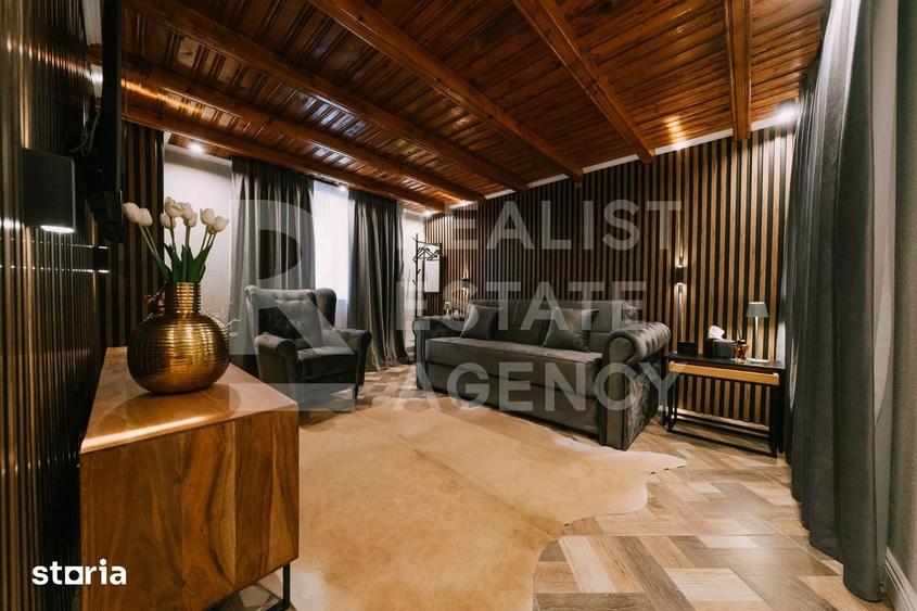 Casă cu 6 camere cu Teren 7469 Mp în Podenii Noi