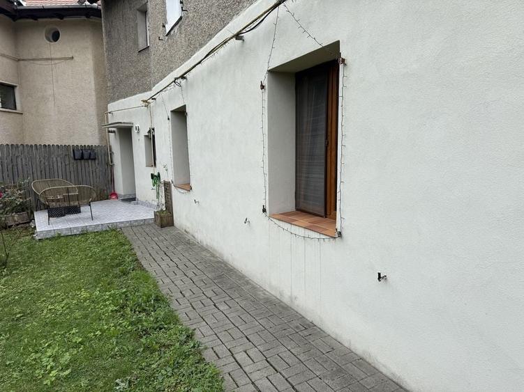 Apartament cu 3 camere decomandat în Drumul Poienii