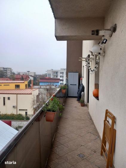 Apartament cu 3 camere în Băneasa