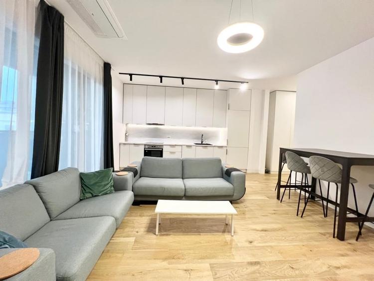 Apartament cu 3 camere, mobilat în Dacia