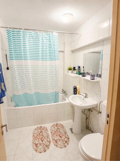 Apartament cu 4 camere decomandat în Sebastian