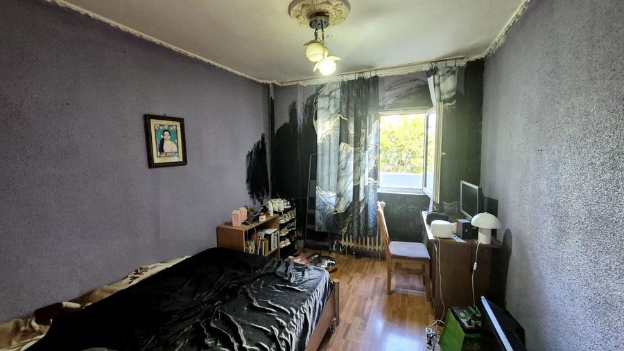 Apartament cu 4 camere semidecomandat în Rahova