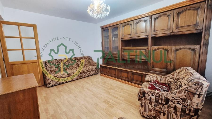 Apartament cu 4 camere decomandat, mobilat în Central