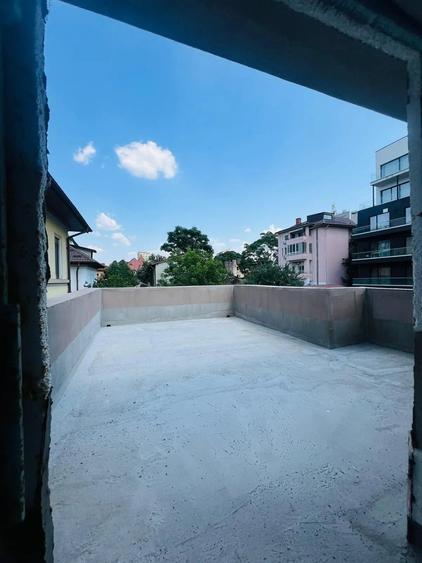 Casă individuală cu 5 camere decomandat cu Teren 177 Mp în Dorobanți