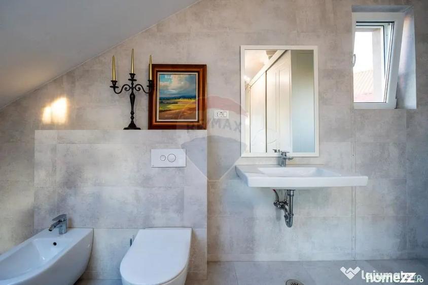 Casă cu 7 camere cu Teren 868 Mp în Trivale