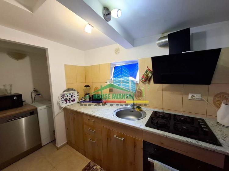 Casă cu 5 camere cu Teren 2428 Mp în Central