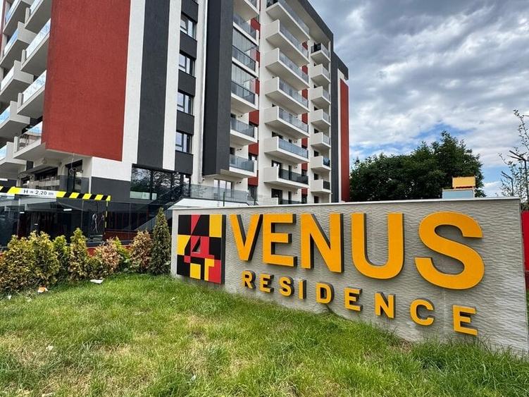Apartament cu 2 camere semidecomandat în Apărătorii Patriei