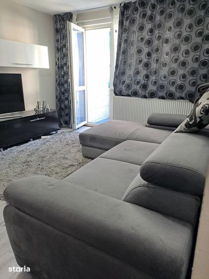Apartament cu 3 camere în Craiovița Nouă