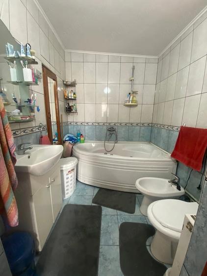 Casă cu 5 camere cu Teren 500 Mp în Lotus
