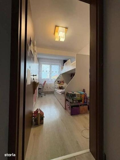 Apartament cu 3 camere decomandat în Fundeni
