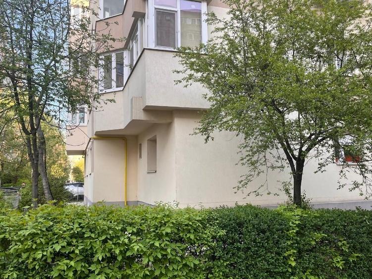 Apartament cu 4 camere semidecomandat în Pantelimon