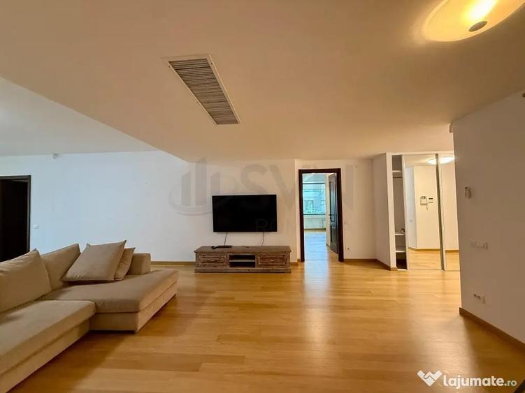 Apartament cu 3 camere semidecomandat în Aviatorilor