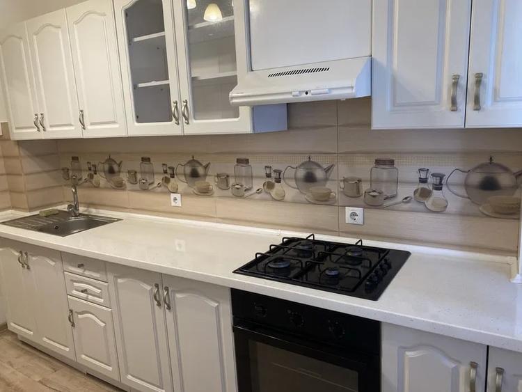 Apartament cu 3 camere decomandat, mobilat în Drumul Taberei