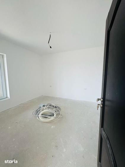 Casă cu 4 camere cu Teren 500 Mp în Sântandrei