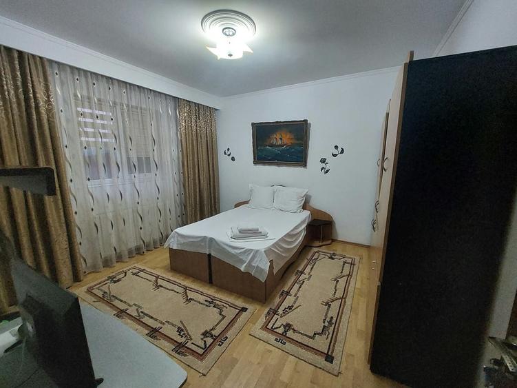 Casă cu 5 camere cu Canalizare în Central