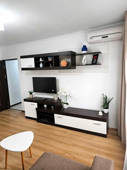 Apartament cu 2 camere semidecomandat în Inel I