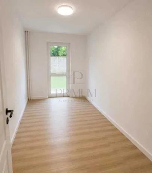 Apartament cu 3 camere semidecomandat în Șagului